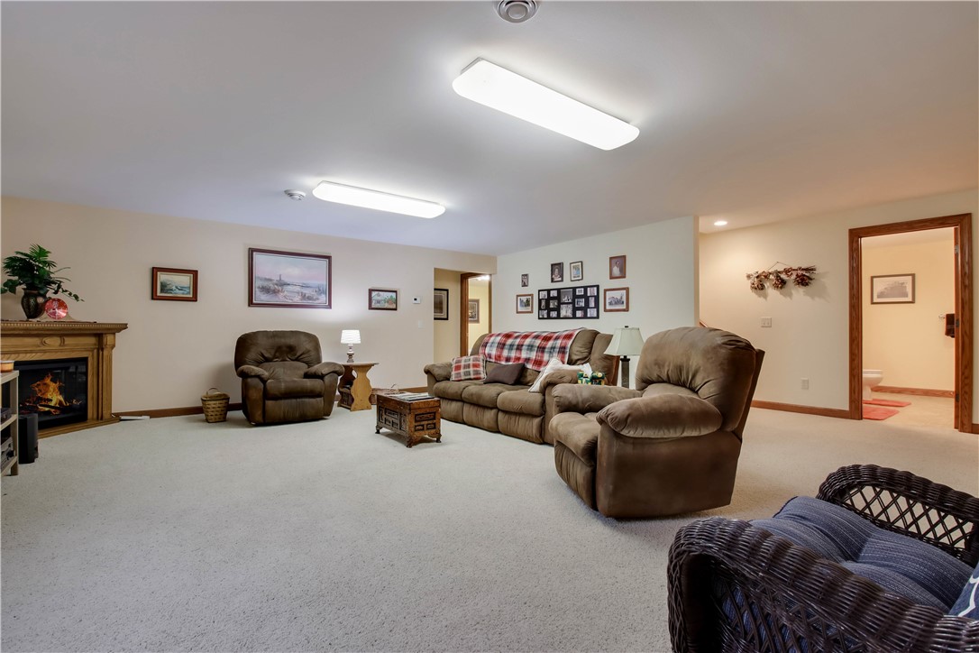 Residential at 3014 Putnam Glen, Eau Claire, WI 54701 — photo 3