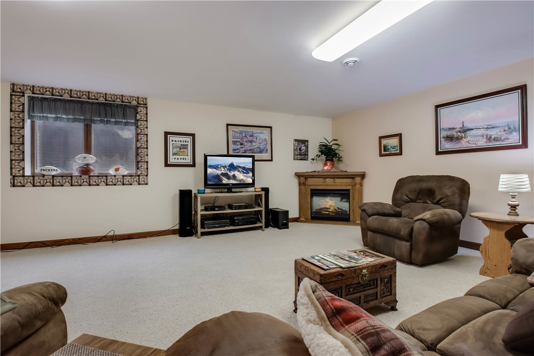 Residential at 3014 Putnam Glen, Eau Claire, WI 54701 — photo 4