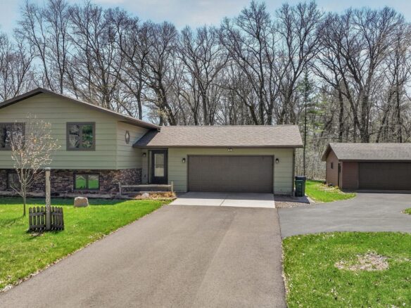 3065 Davis Drive, Eau Claire, WI