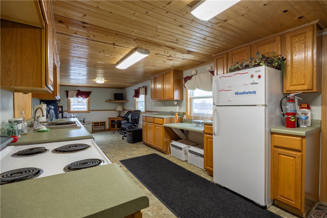 310 W 9th Street N, Ladysmith, WI — photo 12