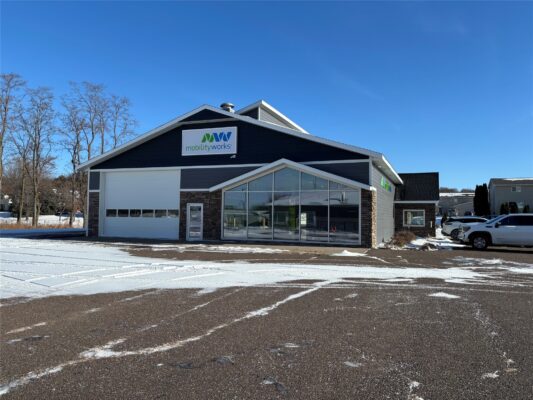 3115 Oak Knoll Eau Claire WI 54701 — photo 1