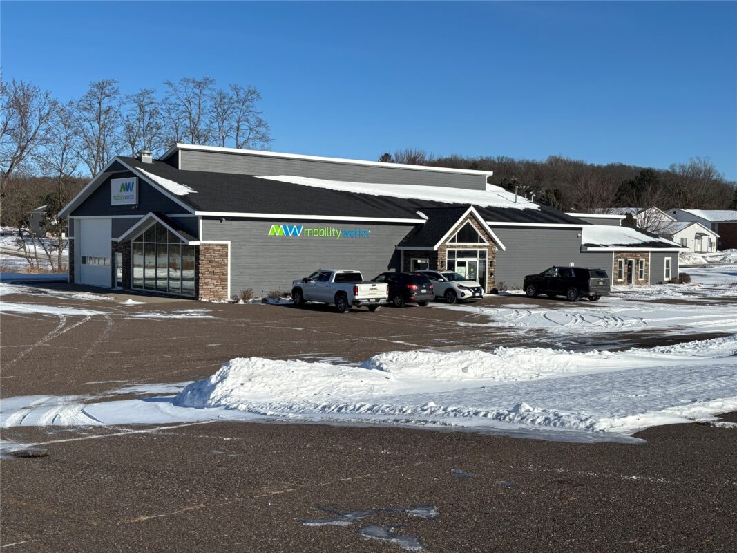 3115 Oak Knoll Eau Claire WI 54701 — photo 2