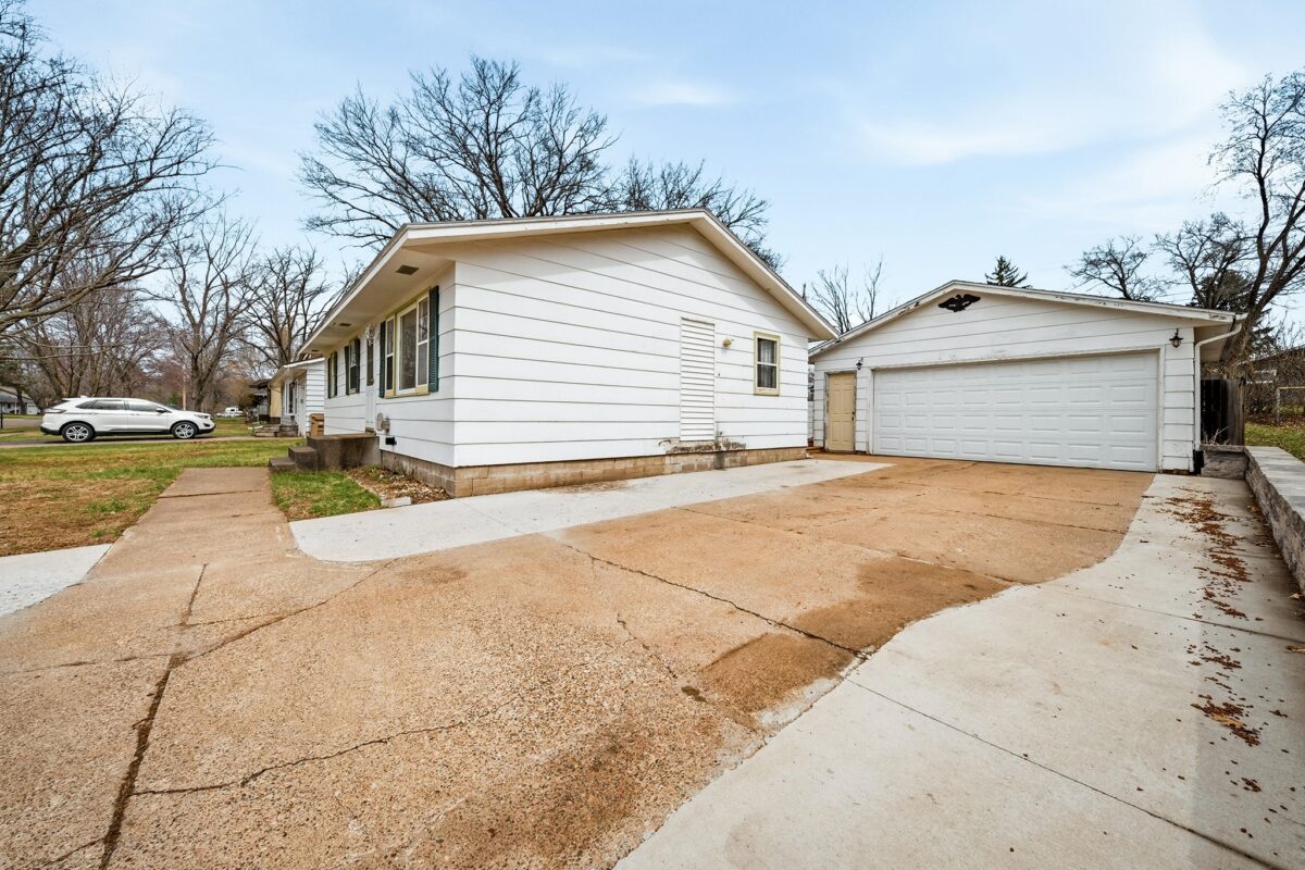 Residential at 3145 Saturn Avenue, Eau Claire, WI 54703 — photo 3
