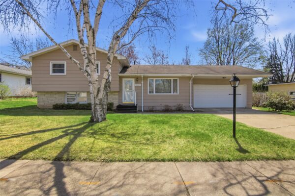 3147 Leslie Lane, Eau Claire, WI