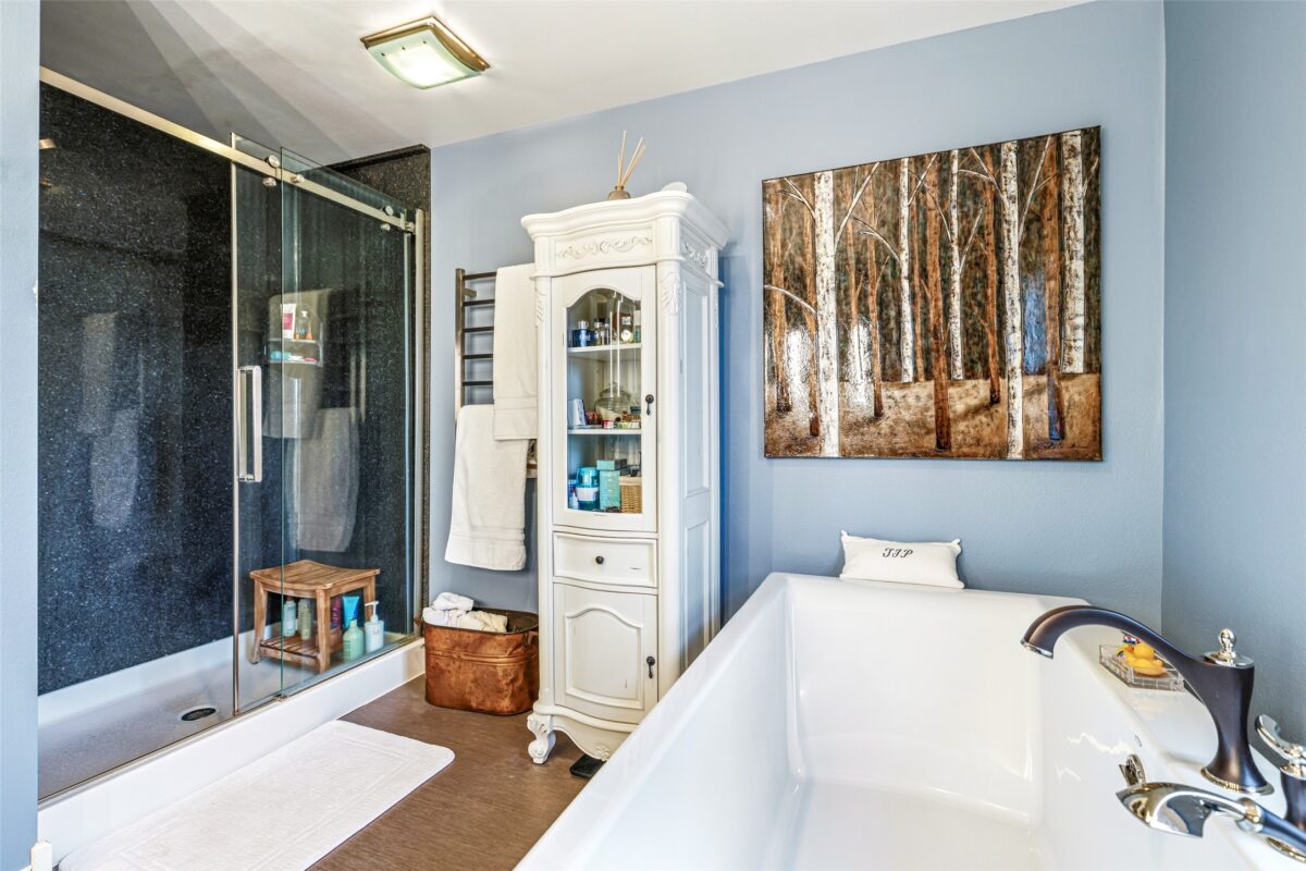 Residential at 318 Paris Place, Eau Claire, WI 54703 — photo 8