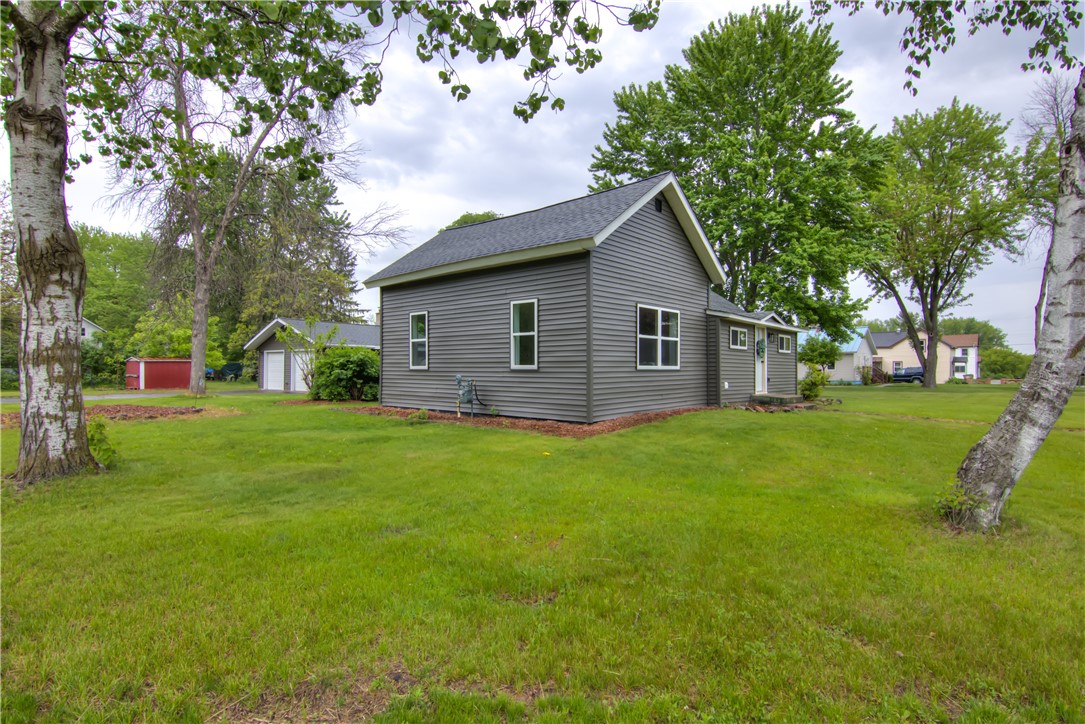 Residential at 324 Cobban Street, Chippewa Falls, WI 54729 — photo 8