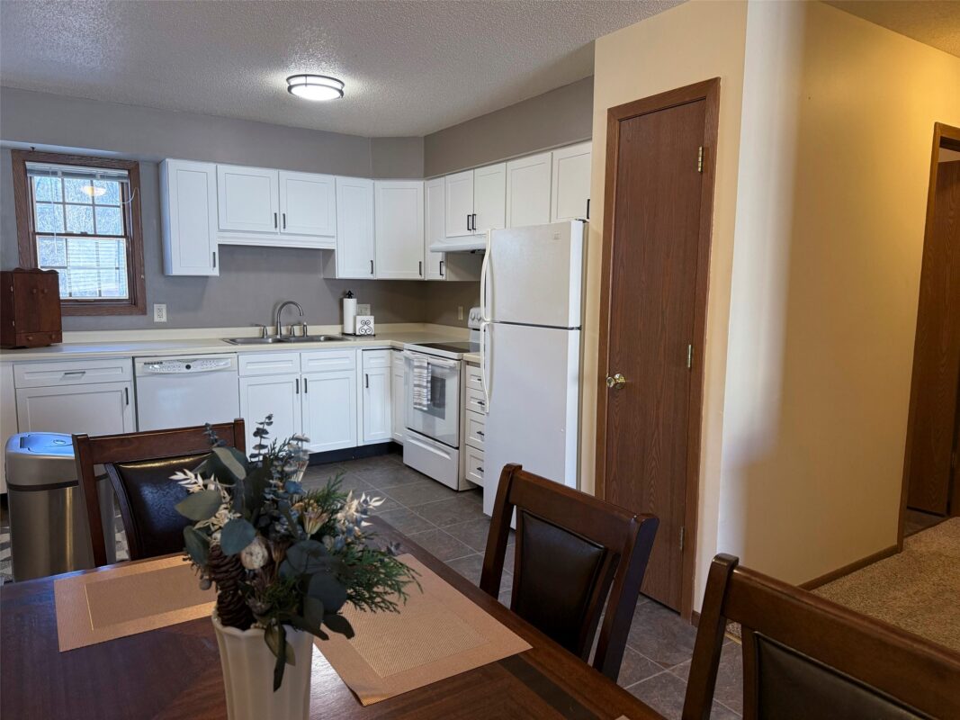 3320 Woodside Terrace Altoona WI 54720 — photo 2