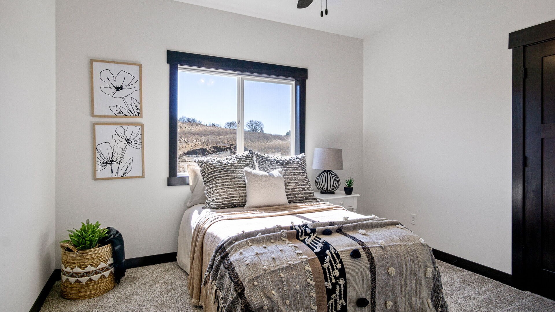 3327-Sunflower-Eau-Claire-WI-54703-4