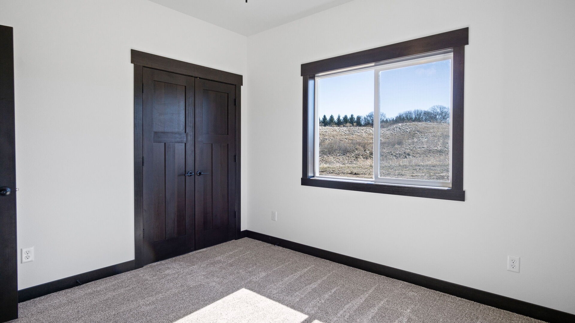 3327-Sunflower-Eau-Claire-WI-54703-5