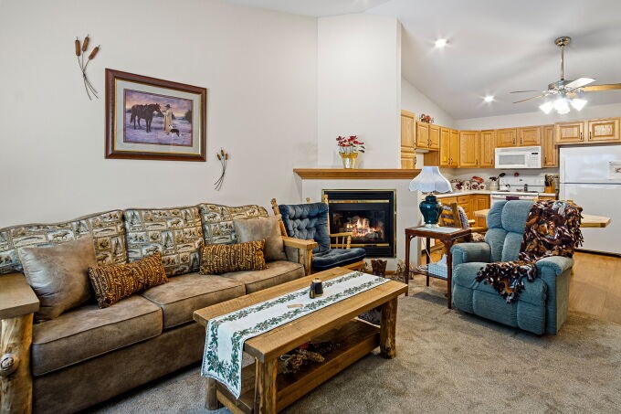 3330-Robin-Meadows-Eau-Claire-WI-54701-6