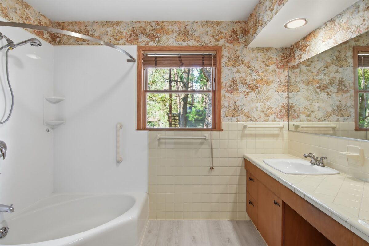 3333 Halsey Street, Eau Claire, WI