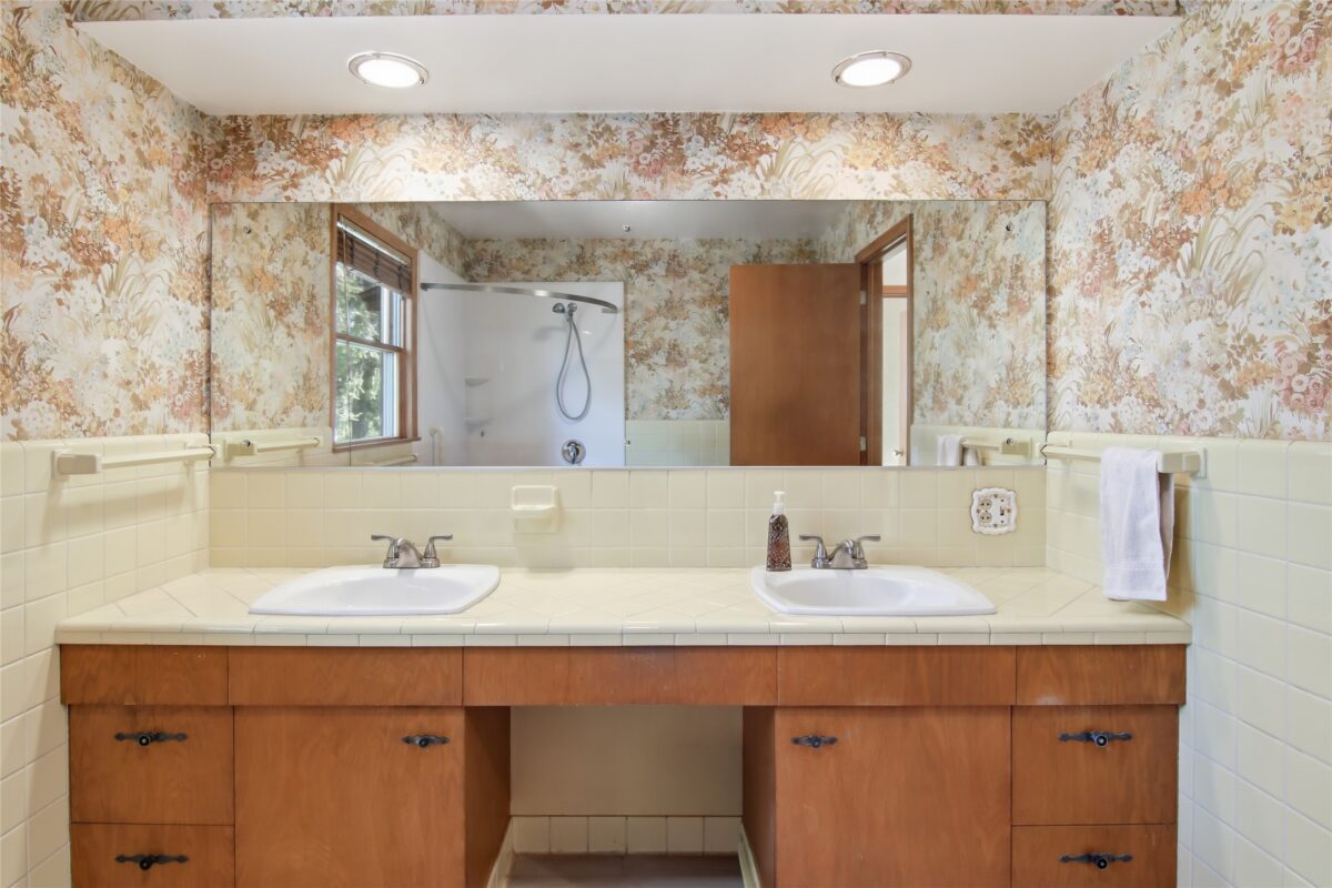 3333 Halsey Street, Eau Claire, WI