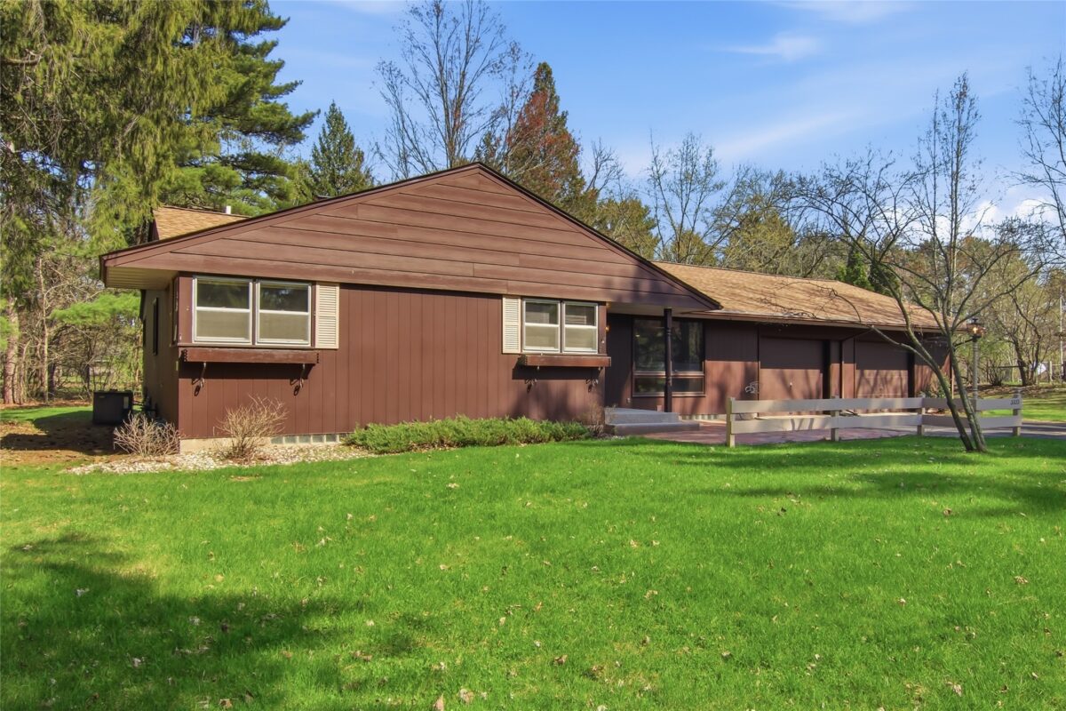 3333 Halsey Street, Eau Claire, WI