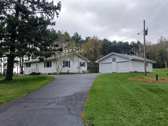 3339 160th St Chippewa Falls WI 54729 — photo 1