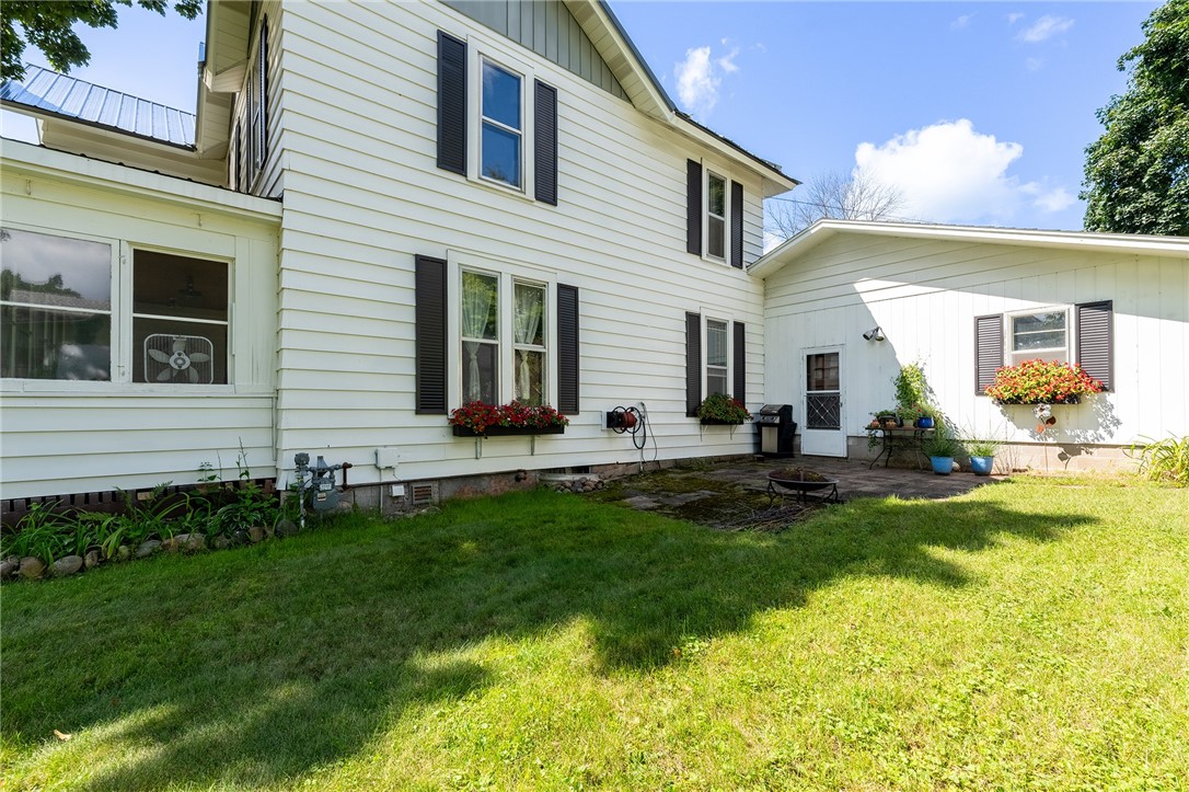 Residential at 334 Grand Avenue, Chippewa Falls, WI 54729 — photo 7