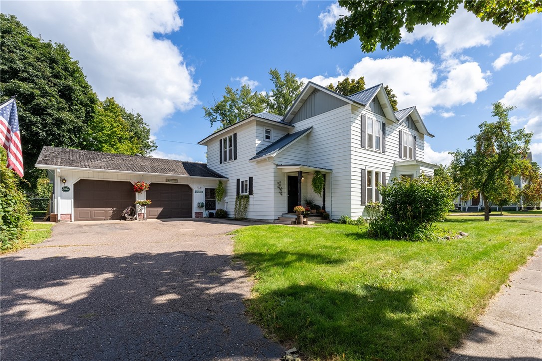 Residential at 334 Grand Avenue, Chippewa Falls, WI 54729 — photo 10