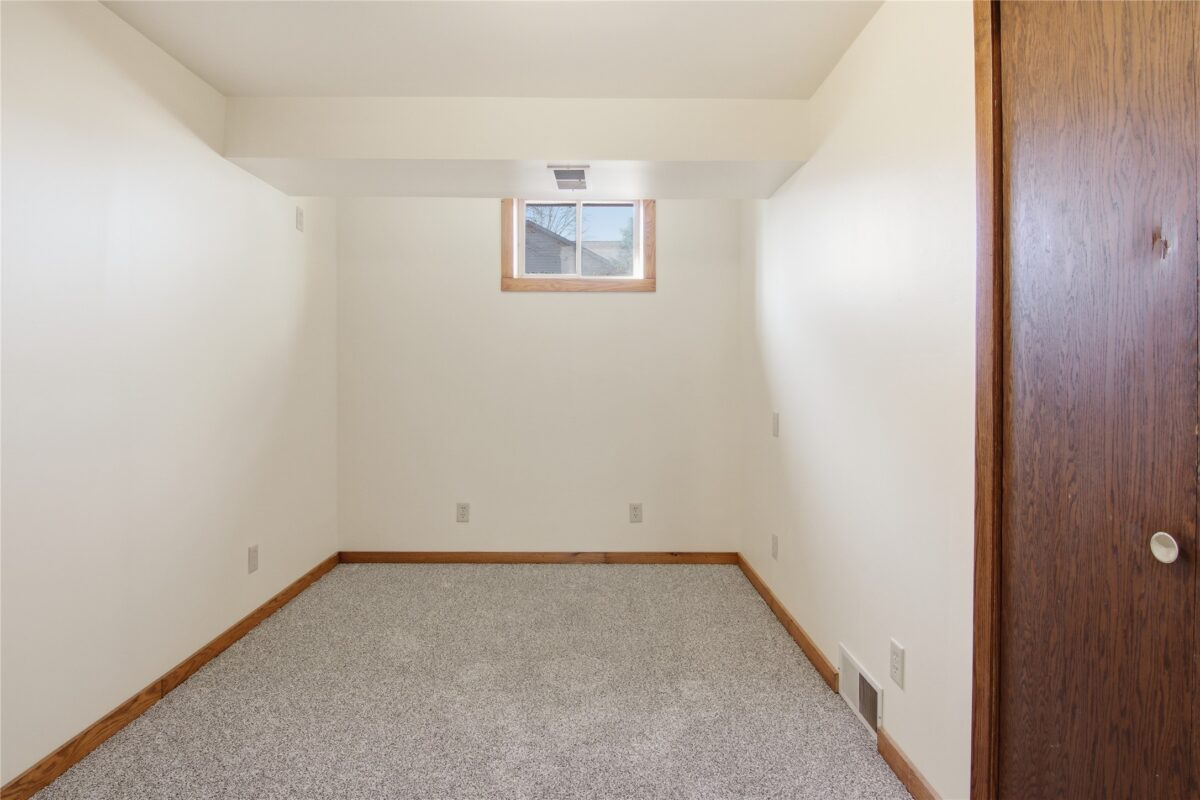 Residential at 3411 Ridgeway Drive, Eau Claire, WI 54701 — photo 8