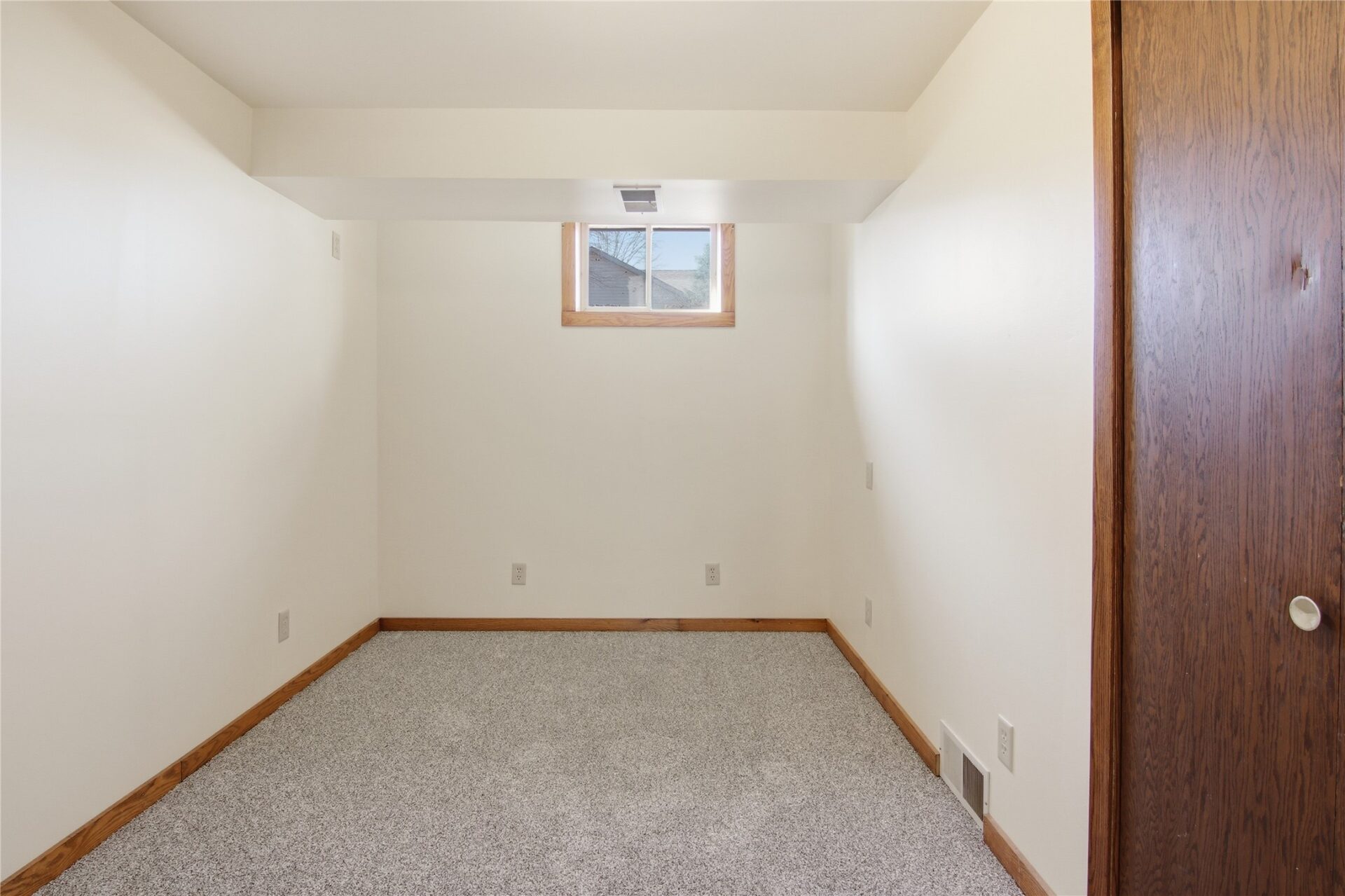 Residential at 3411 Ridgeway Drive, Eau Claire, WI 54701 — photo 8