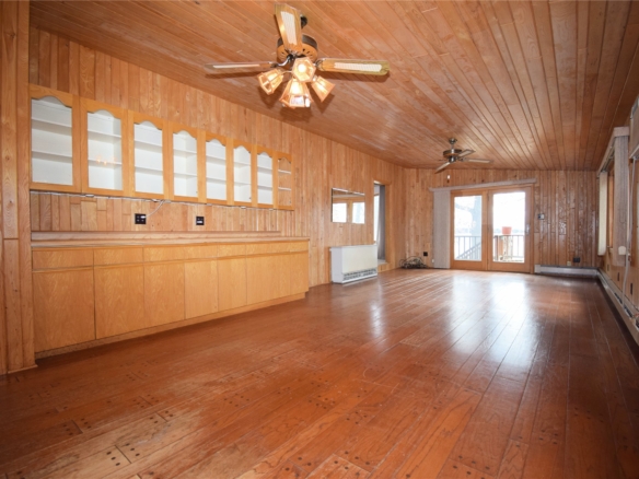 Residentialhouse for sale picture with an address of  3434 Chenoweth Drive in Webster and a list price of 1499000