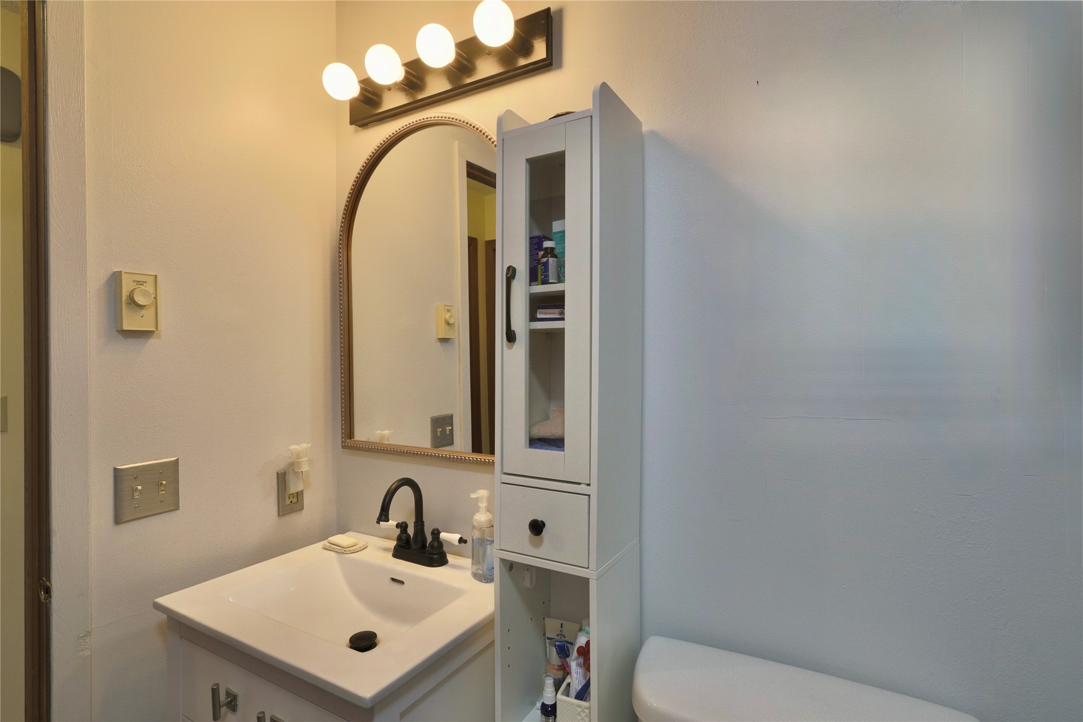 3434-Miller-Eau-Claire-WI-54701-4