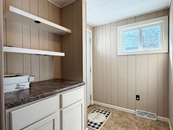 Residentialhouse for sale picture with an address of  35 Phipps Avenue in Rice Lake and a list price of 195000