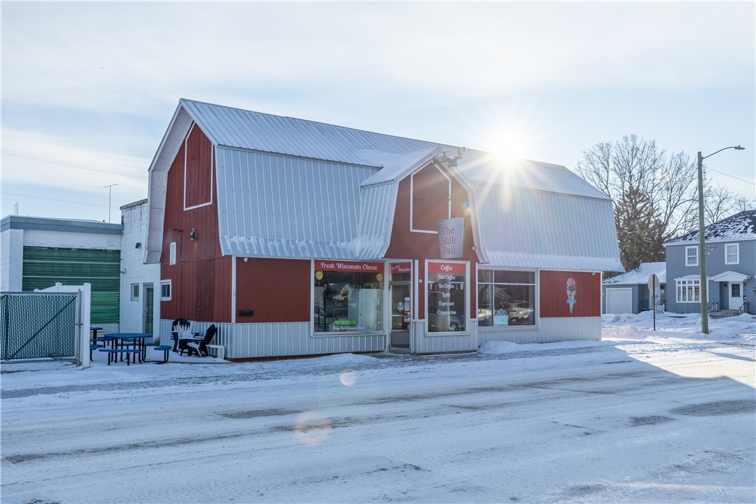 36 W Marshall Street, Rice Lake, WI — photo 2