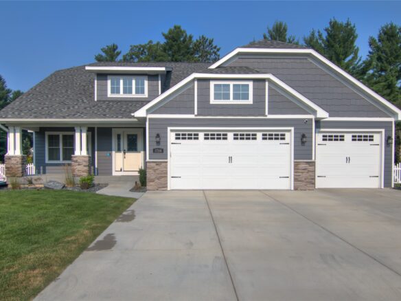 3746 Crest Ridge Court, Eau Claire, WI