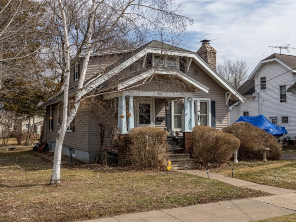 Residentialhouse for sale picture with an address of  407 2nd Street in Ladysmith and a list price of 179900