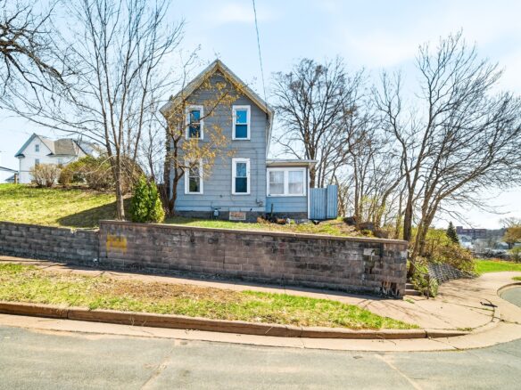 415 N Dewey Street, Eau Claire, WI