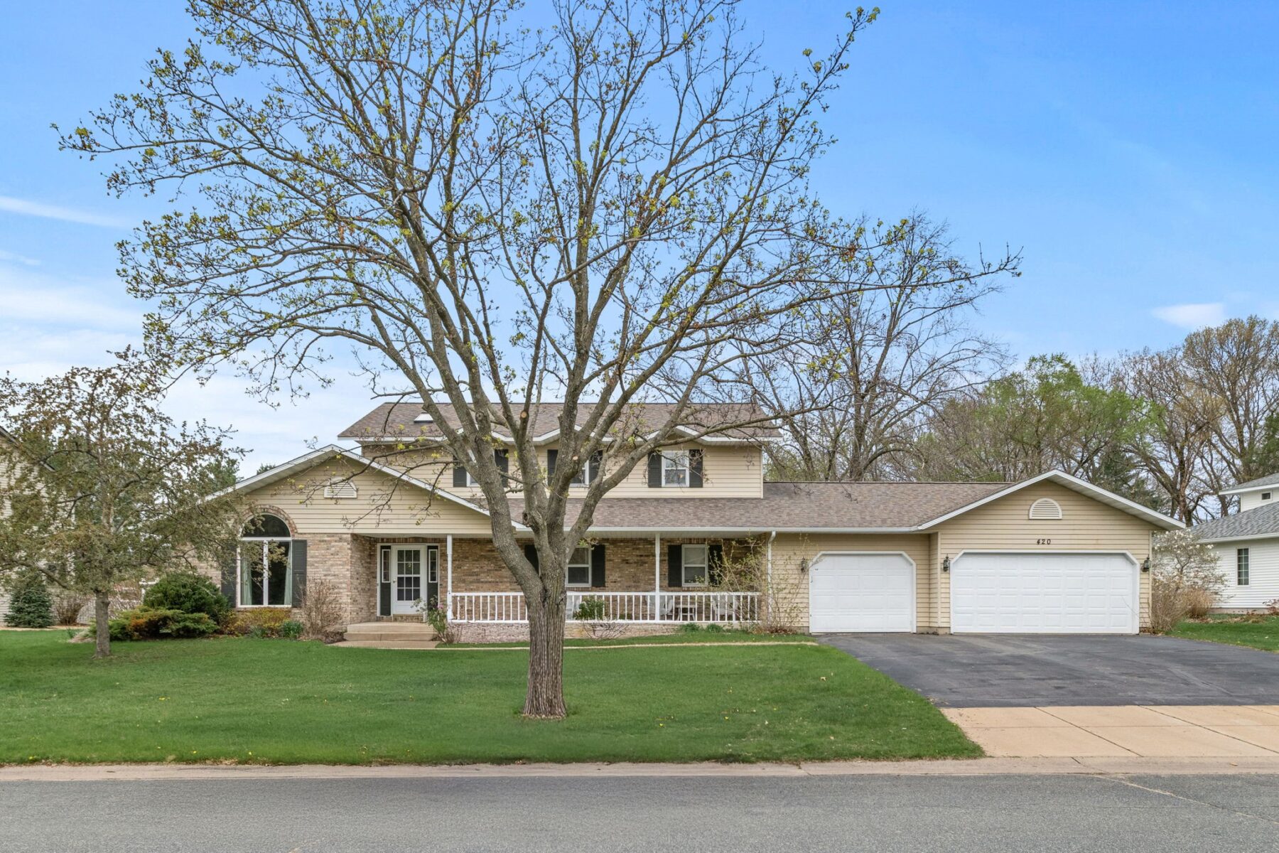 420 Southwood Court Eau Claire WI 54701 — photo 2