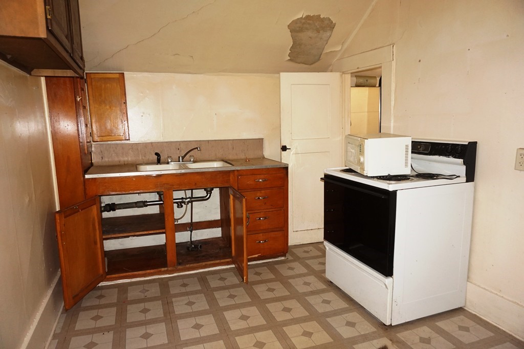 Commercial Sale at 428 Farwell Street, Eau Claire, WI 54703 — photo 11