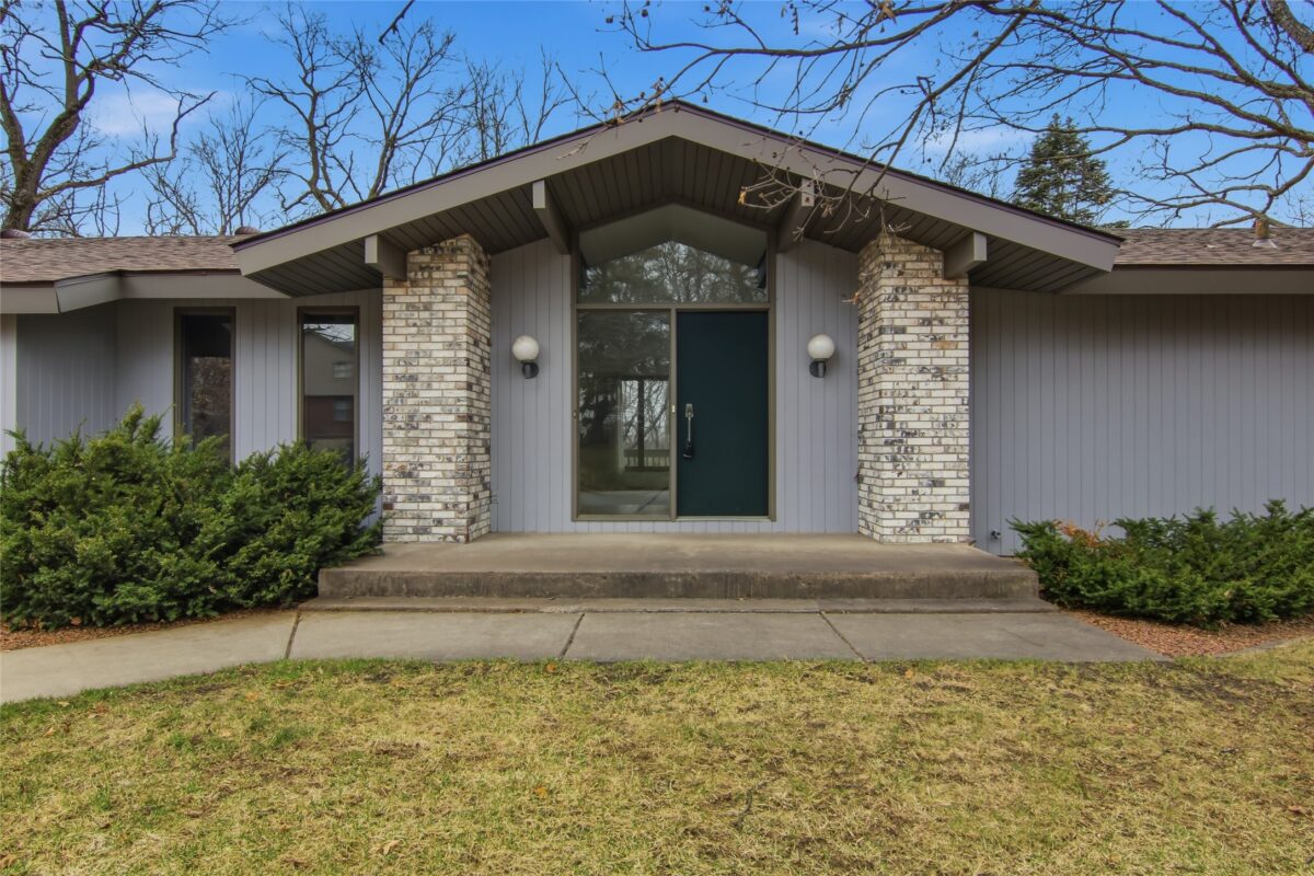 4322 Woodridge Drive, Eau Claire, WI — photo 4