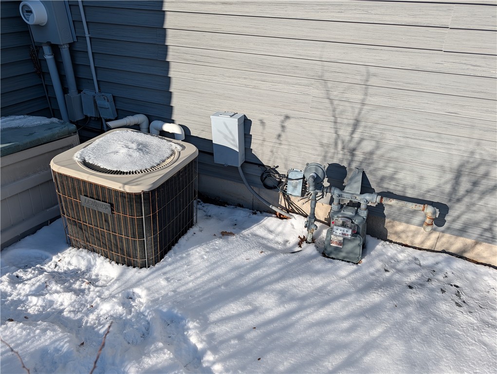 Residential at 4522 Oakwood Hills Parkway, Eau Claire, WI 54701 — photo 27