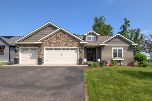 Residential at 4634 S Oakwood Hills Parkway, Eau Claire, WI 54701 — photo 1