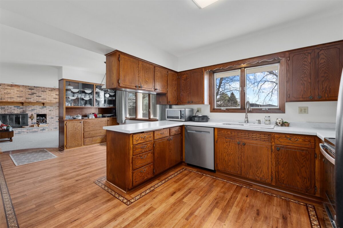 4731 N Clairemont Avenue, Eau Claire, WI — photo 11