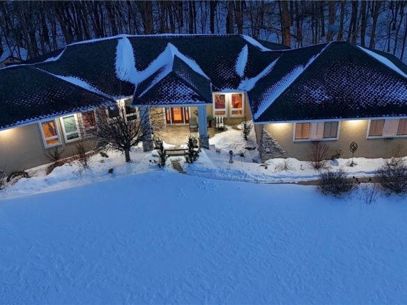 Residentialhouse for sale picture with an address of  4762 600th Street in Menomonie and a list price of 645000