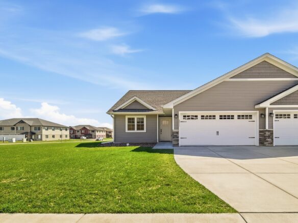 4911 Field Crest Lane Eau Claire WI 54701 — photo 1