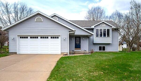 Residential at 512 Windsor Forest Drive, Altoona, WI 54720 — photo 1