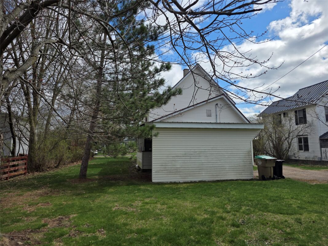 520 Miles Street Chippewa Falls WI 54729 — photo 2