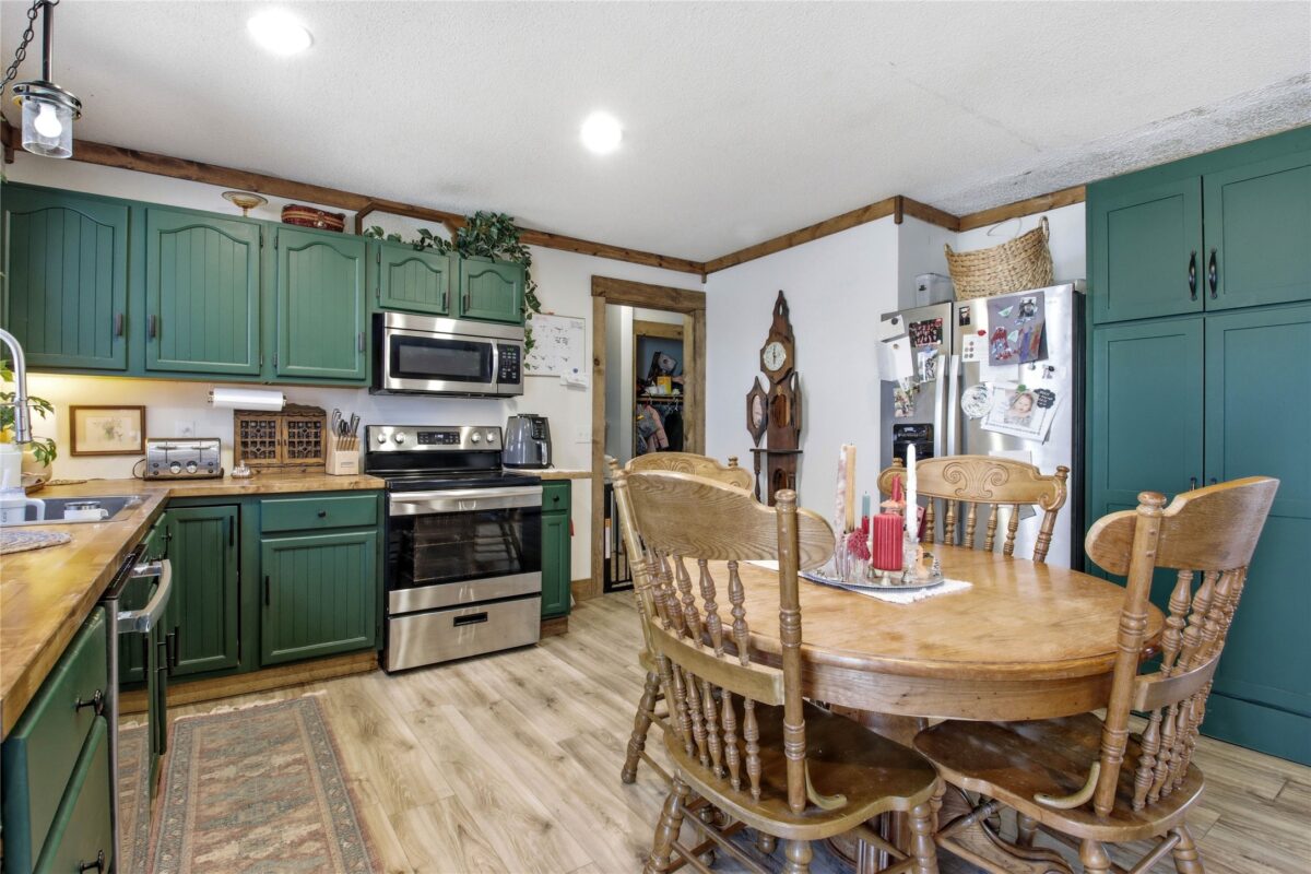527 10th Avenue Clear Lake WI 54005 — photo 4
