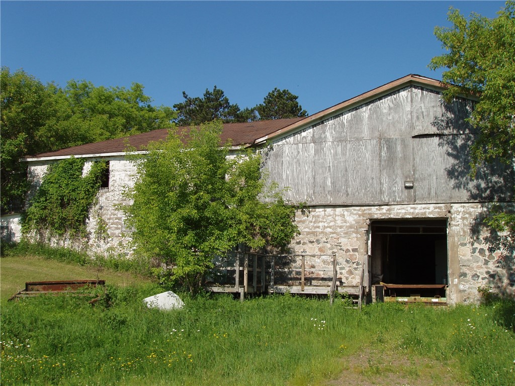 550 1st Avenue in Park Falls and a list price of 174900