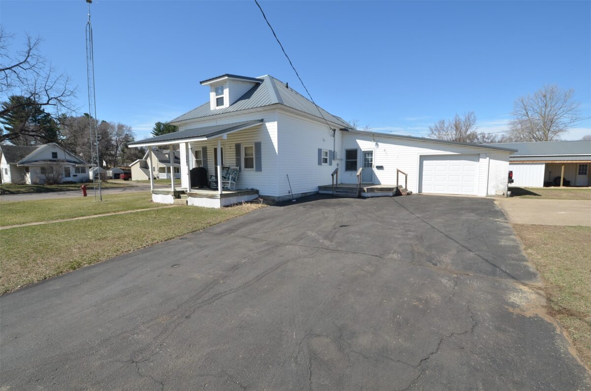 Residential at 550 Gilman Street, Mondovi, WI 54755 — photo 2