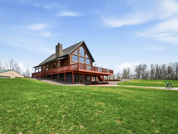 5502 N 90th Street, Elmwood, WI