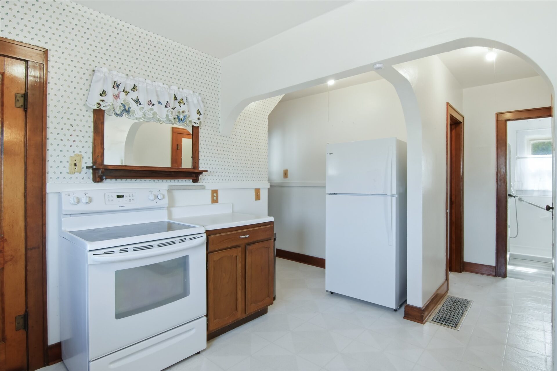 Residential at 557 Bergen Avenue, Eau Claire, WI 54703 — photo 3