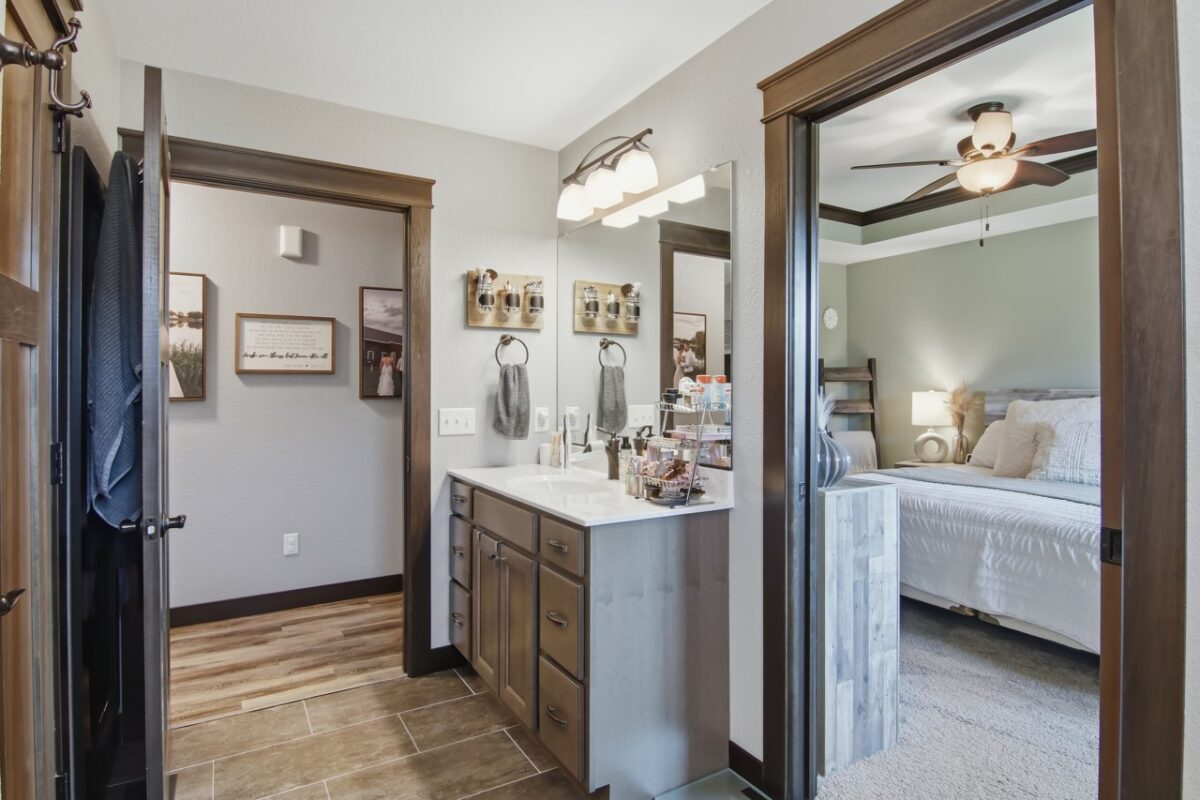 5642 Green Park Drive, Eau Claire, WI — photo 13
