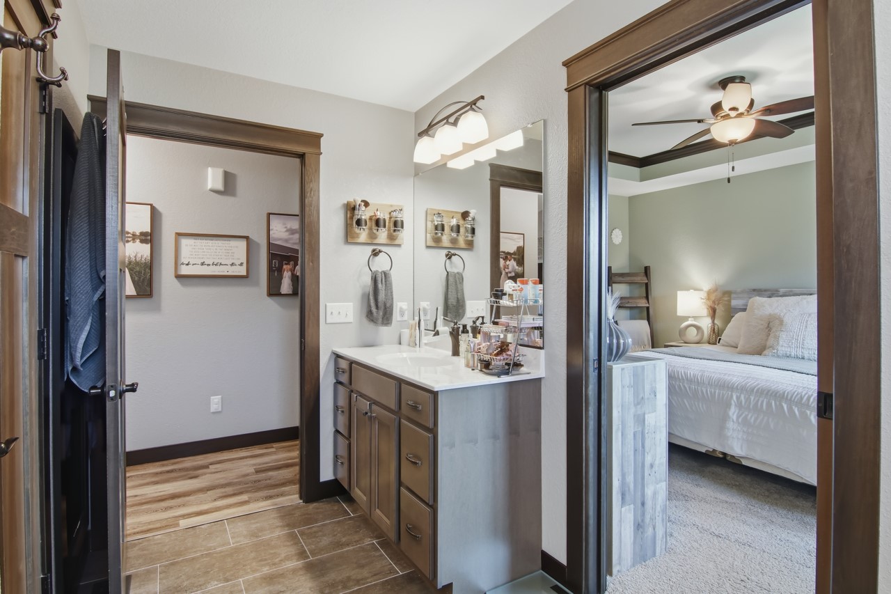 5642 Green Park Drive, Eau Claire, WI — photo 13