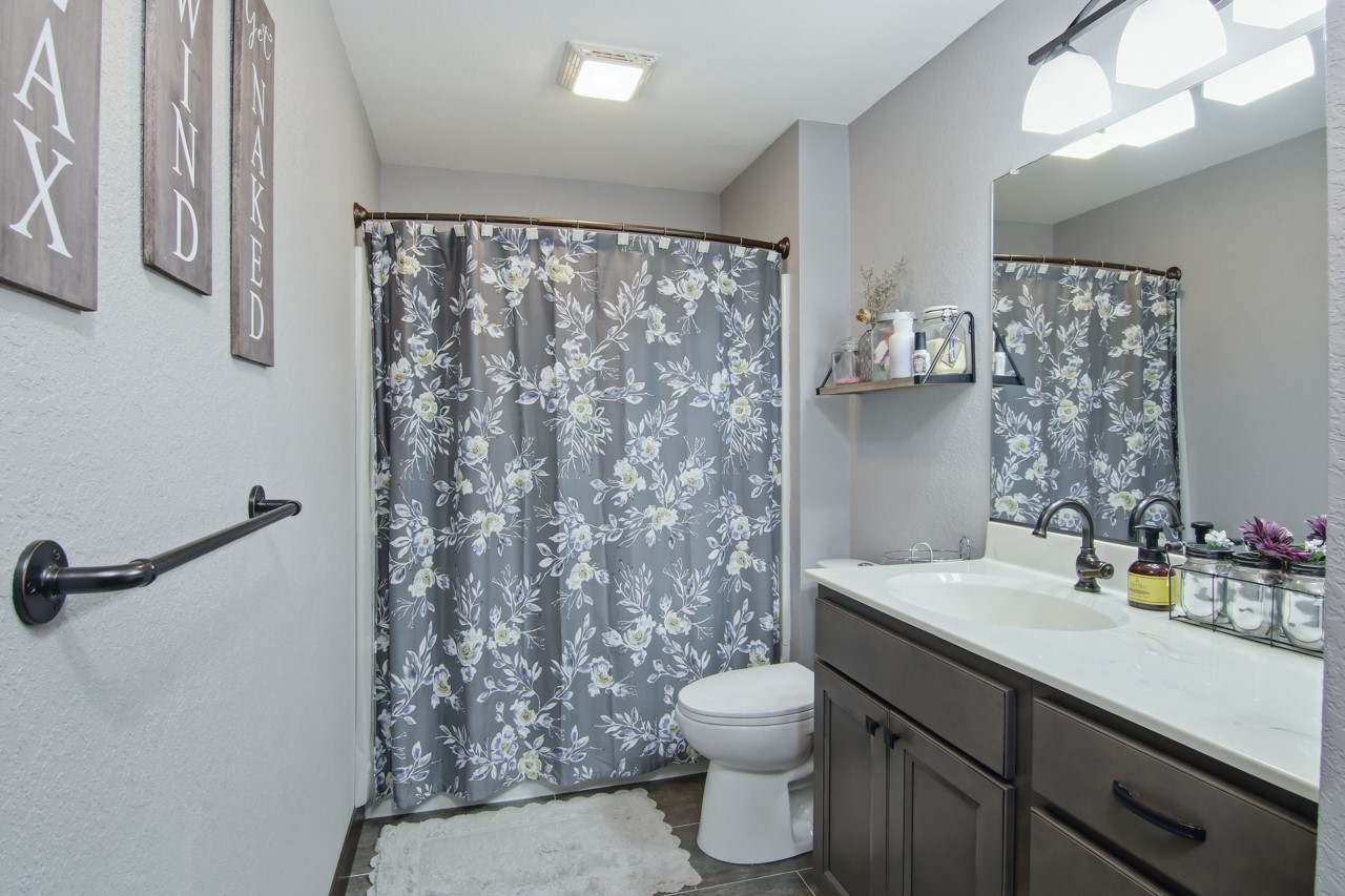 5642 Green Park Drive, Eau Claire, WI — photo 17