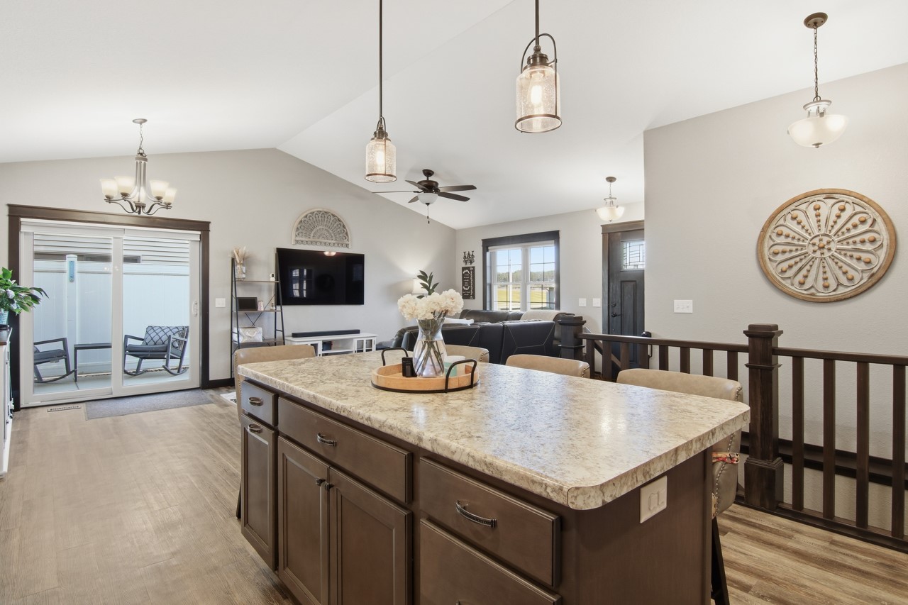 5642 Green Park Drive, Eau Claire, WI — photo 7