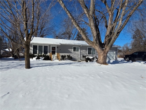 Residentialhouse for sale picture with an address of  600 9th Street in Ladysmith and a list price of 130000