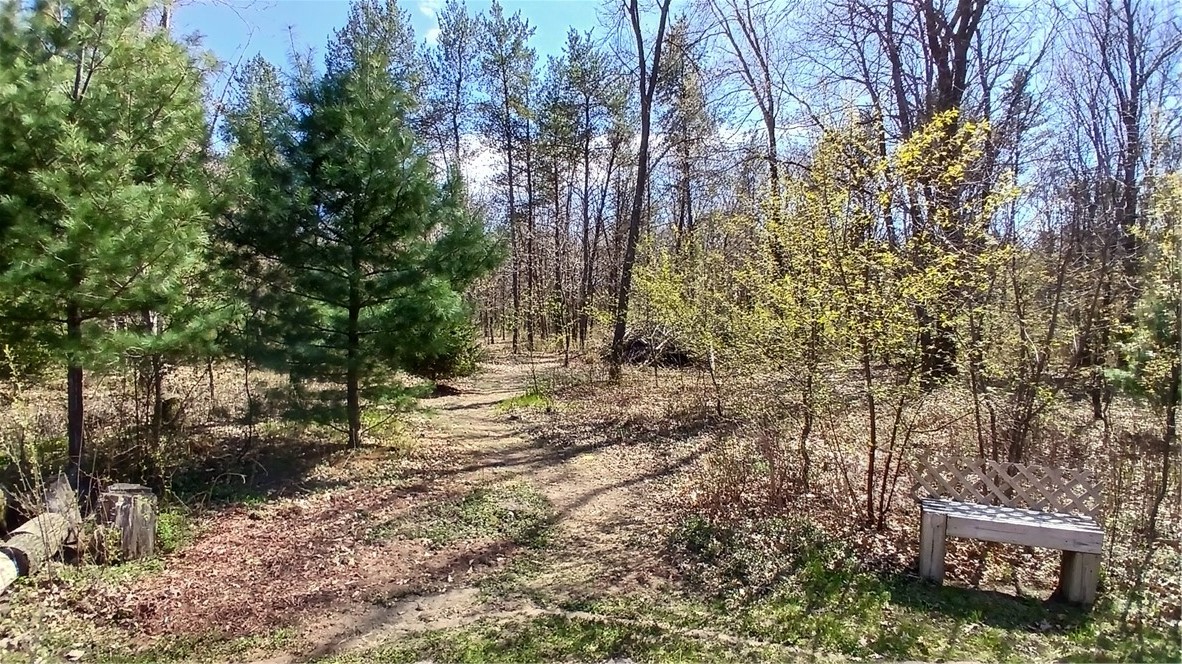 Residential at 6259 Joanne Ln, Altoona, WI 54720 — photo 2